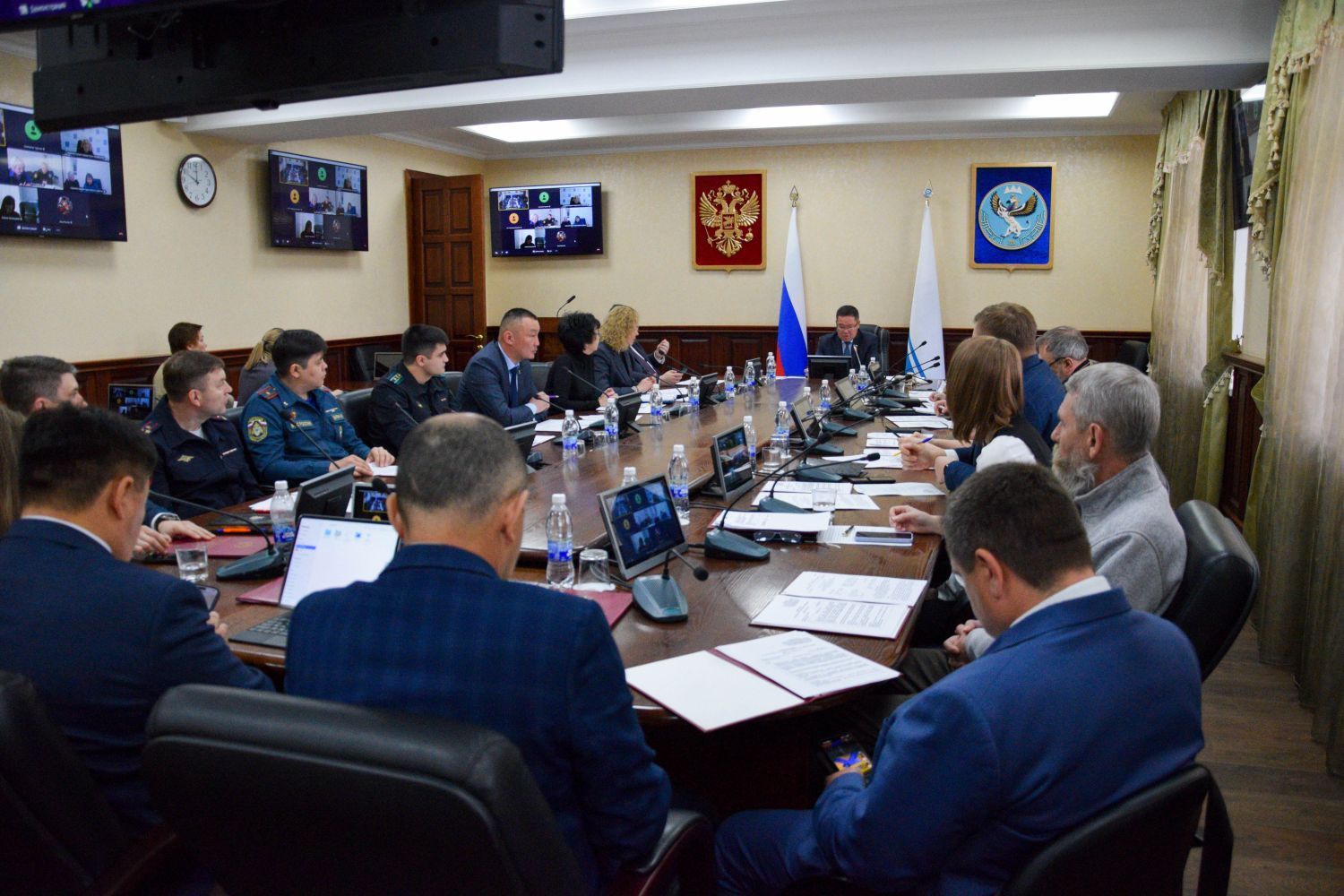 В Правительстве Республики Алтай состоялось заседание Комиссии по делам казачества 