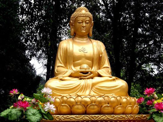День рождение основоположника буддизма — Будды Шакьямуни!