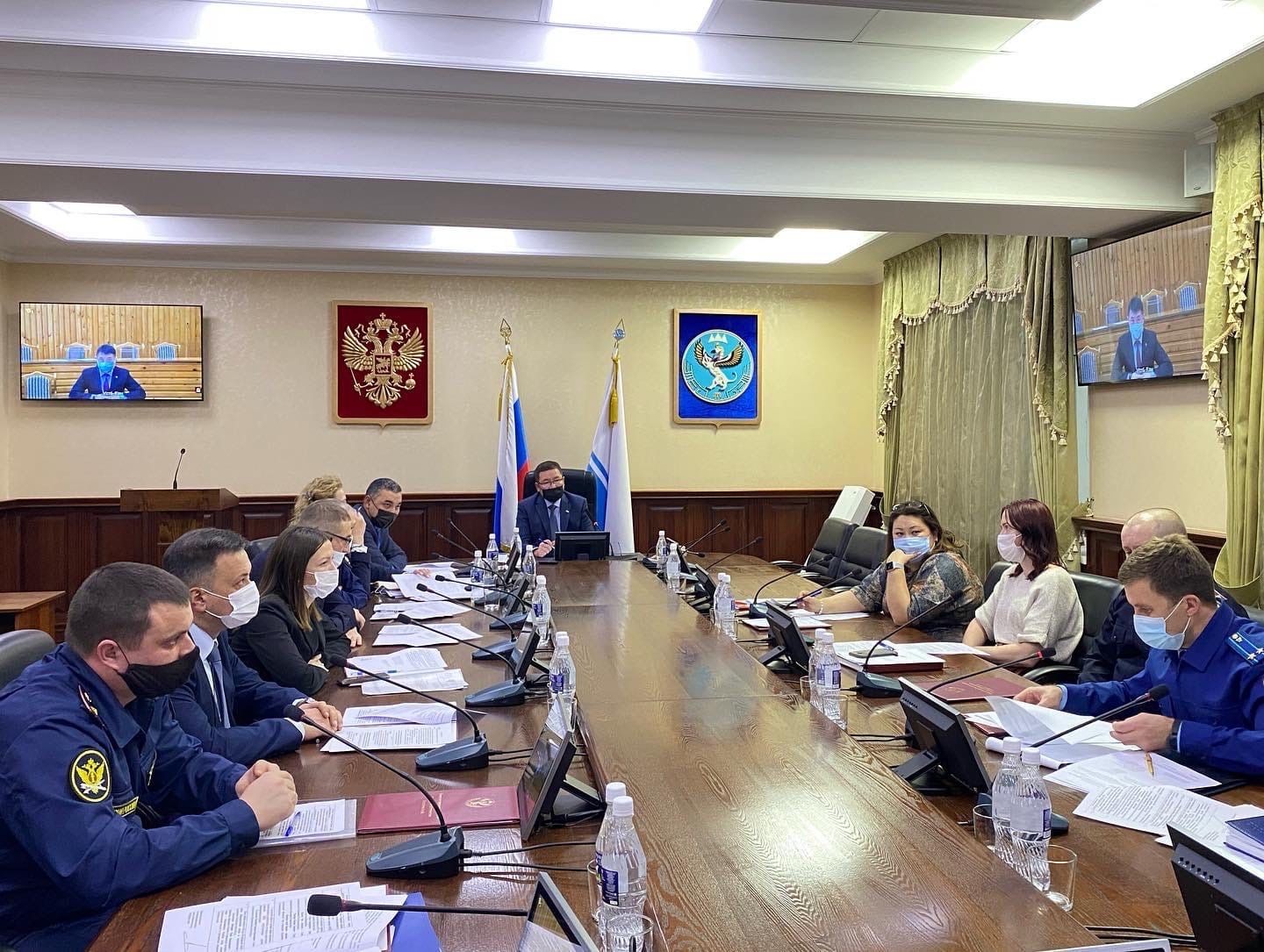 Заседание Межведомственной комиссии по противодействию экстремизму состоялось в Правительстве Республики Алтай