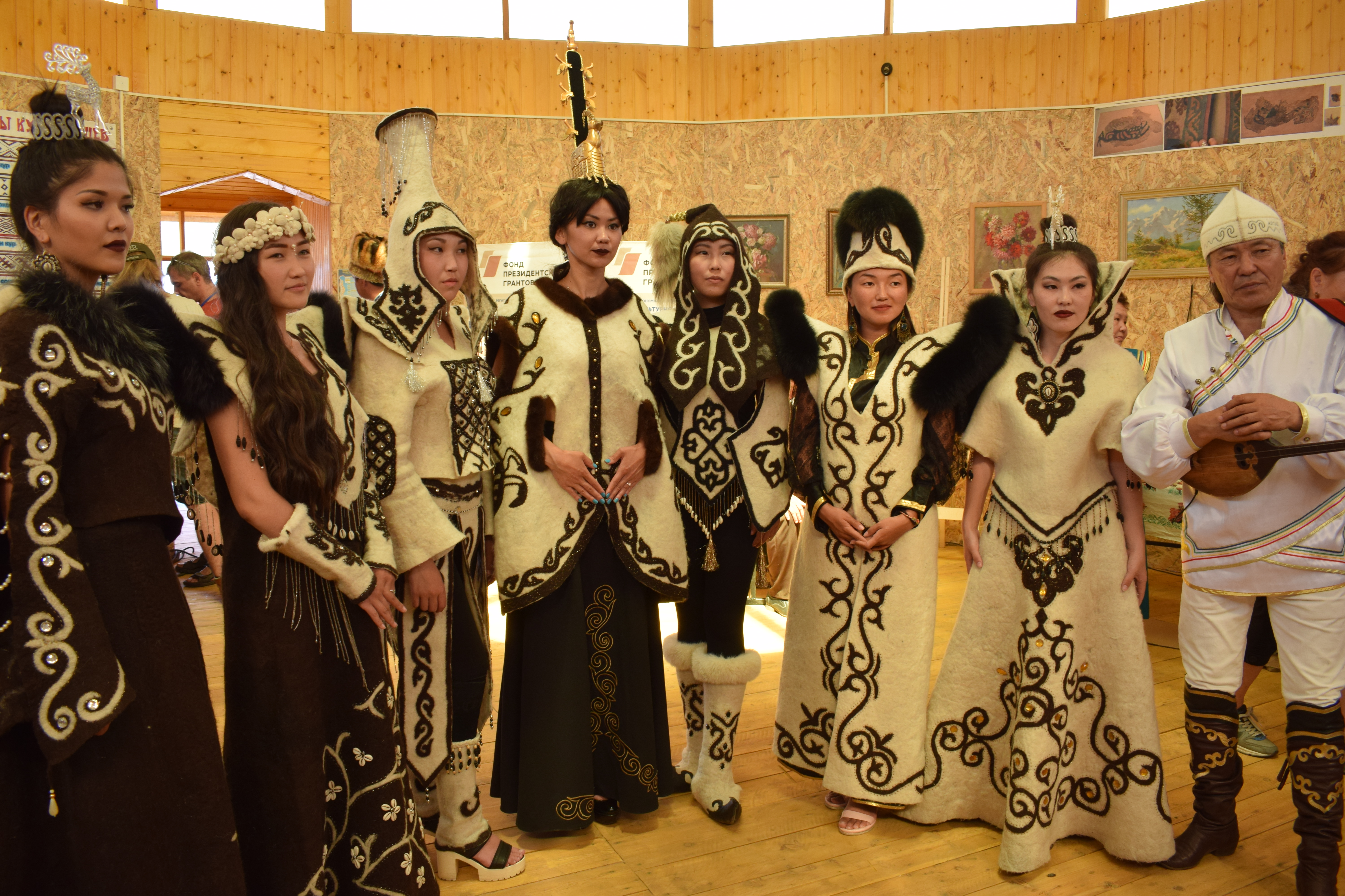 Выставка-ярмарка народных художественных промыслов прошла в рамках межрегионального праздника алтайского народа «Эл Ойын» 