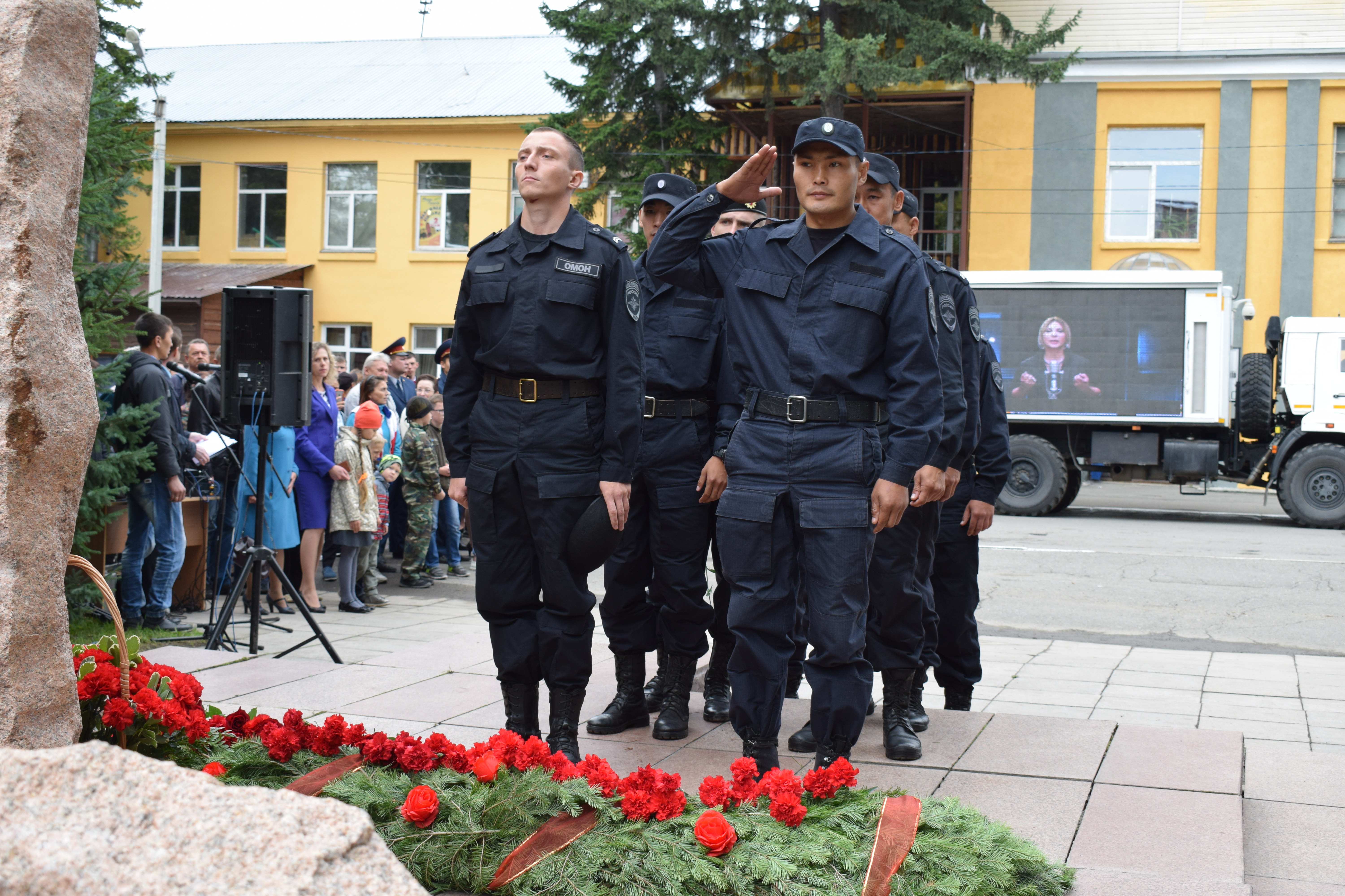 В Горно-Алтайске почтили память погибших в террористических актах