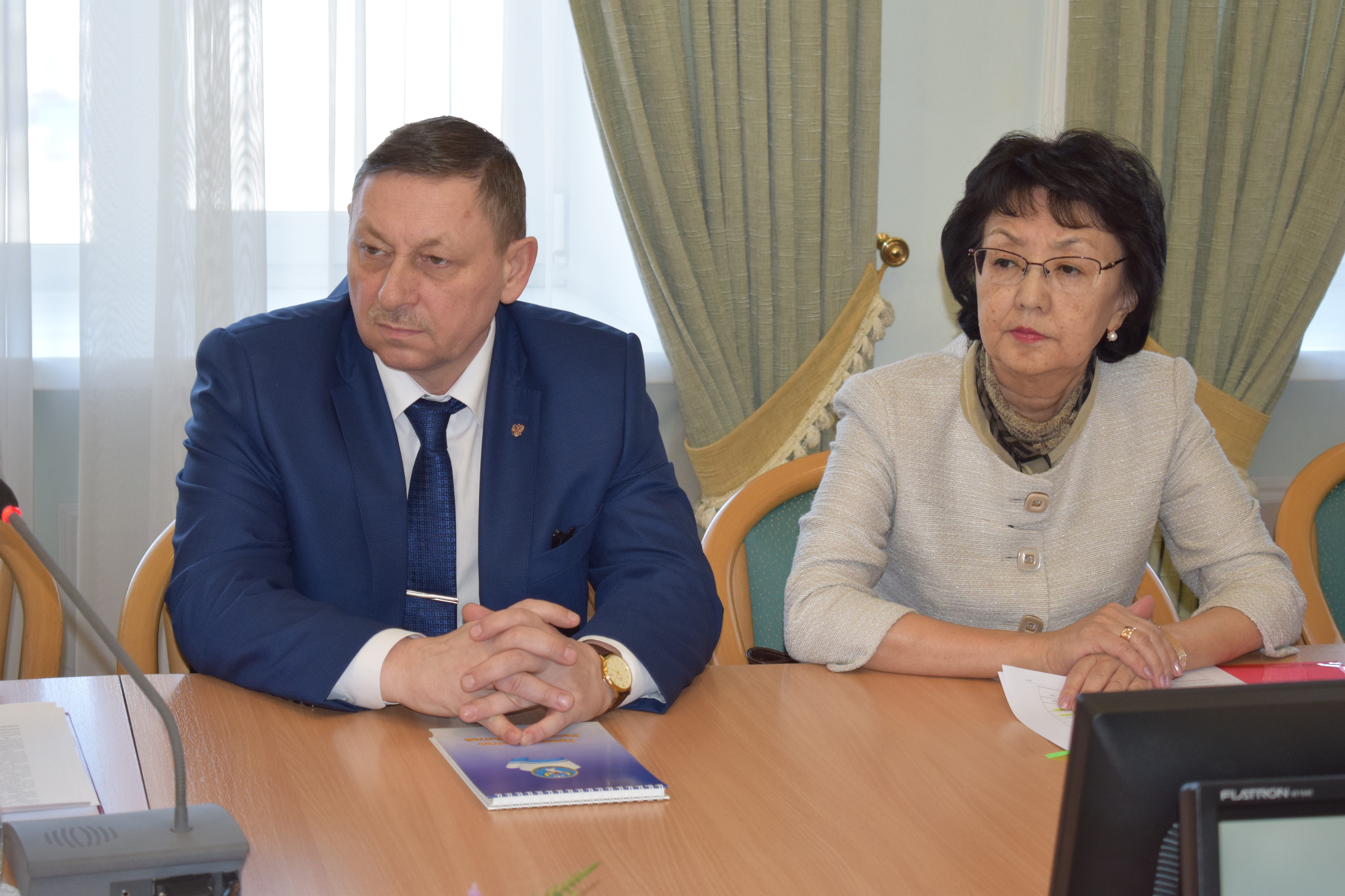 Вопросы укрепления единства и этнокультурного развития народов Республики Алтай рассмотрели в парламенте
