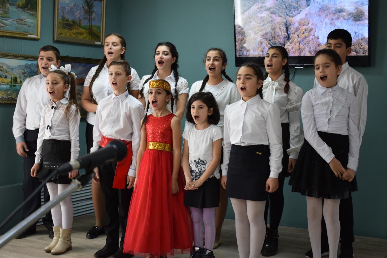 Фольклорные чтения армянской литературы состоялись в Доме дружбы народов Республики Алтай