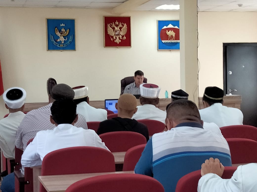 В Республике Алтай прошел обучающий семинар по вопросам просветительской деятельности имамов мечетей